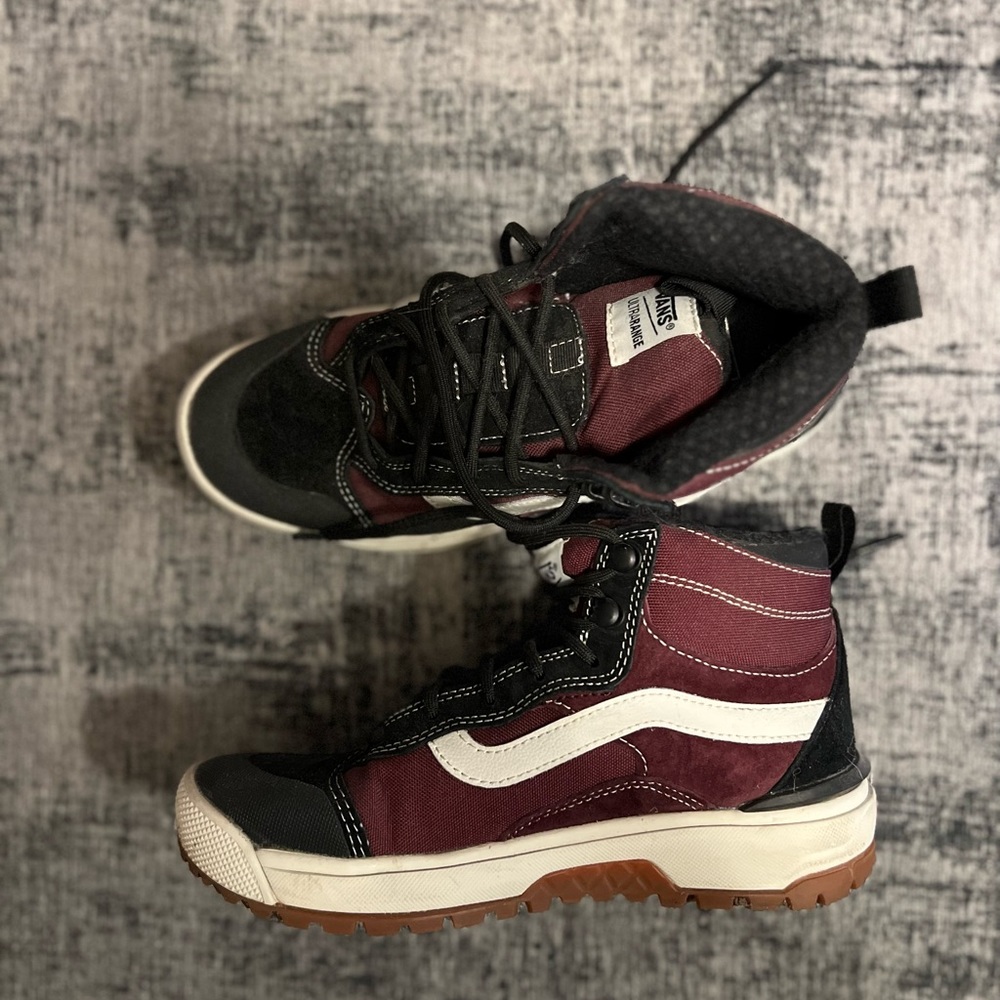 Worn only a few times and not for long. Great winter shoes.